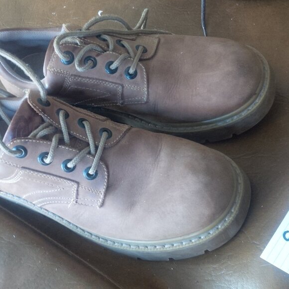 4 Pairs Men's Shoes, Size 10 - 11, All In Very Good Condition - Picture 2 of 6